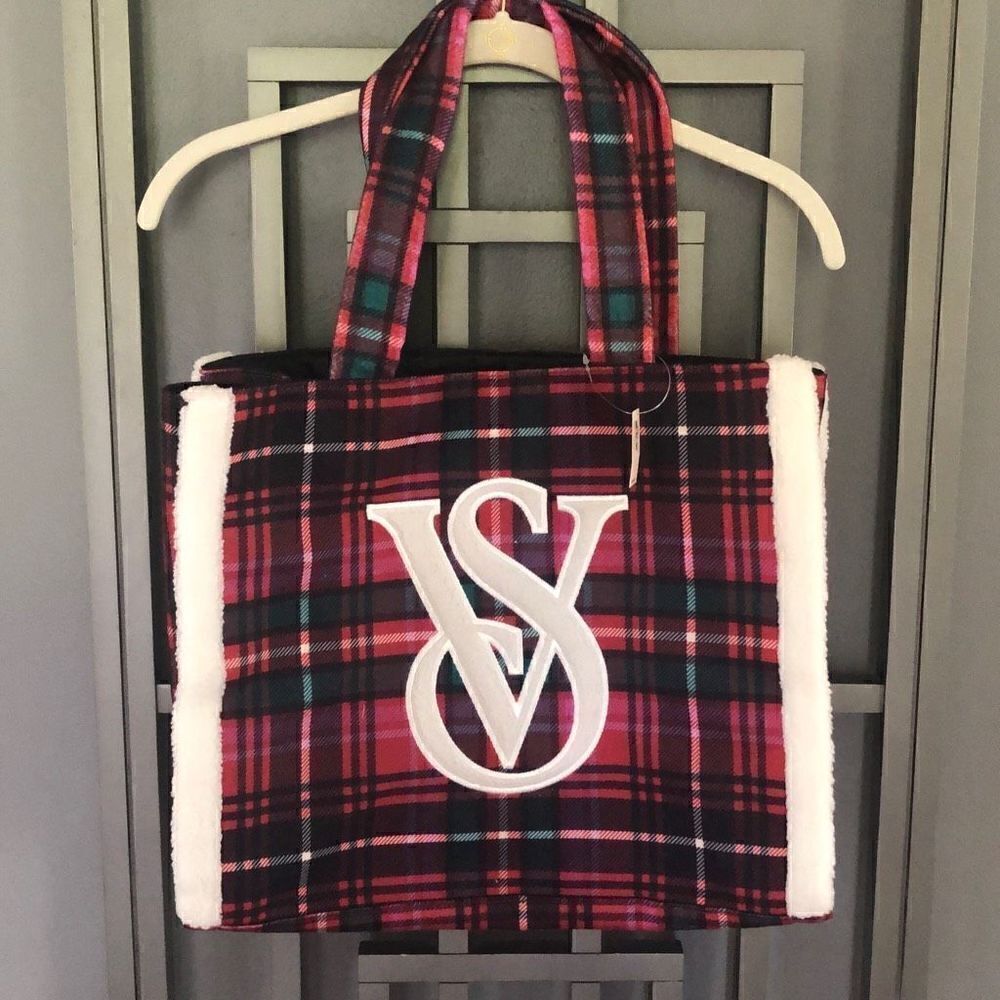 NWT Victoria's Secret red plaid Christmas tote bag with fur trim